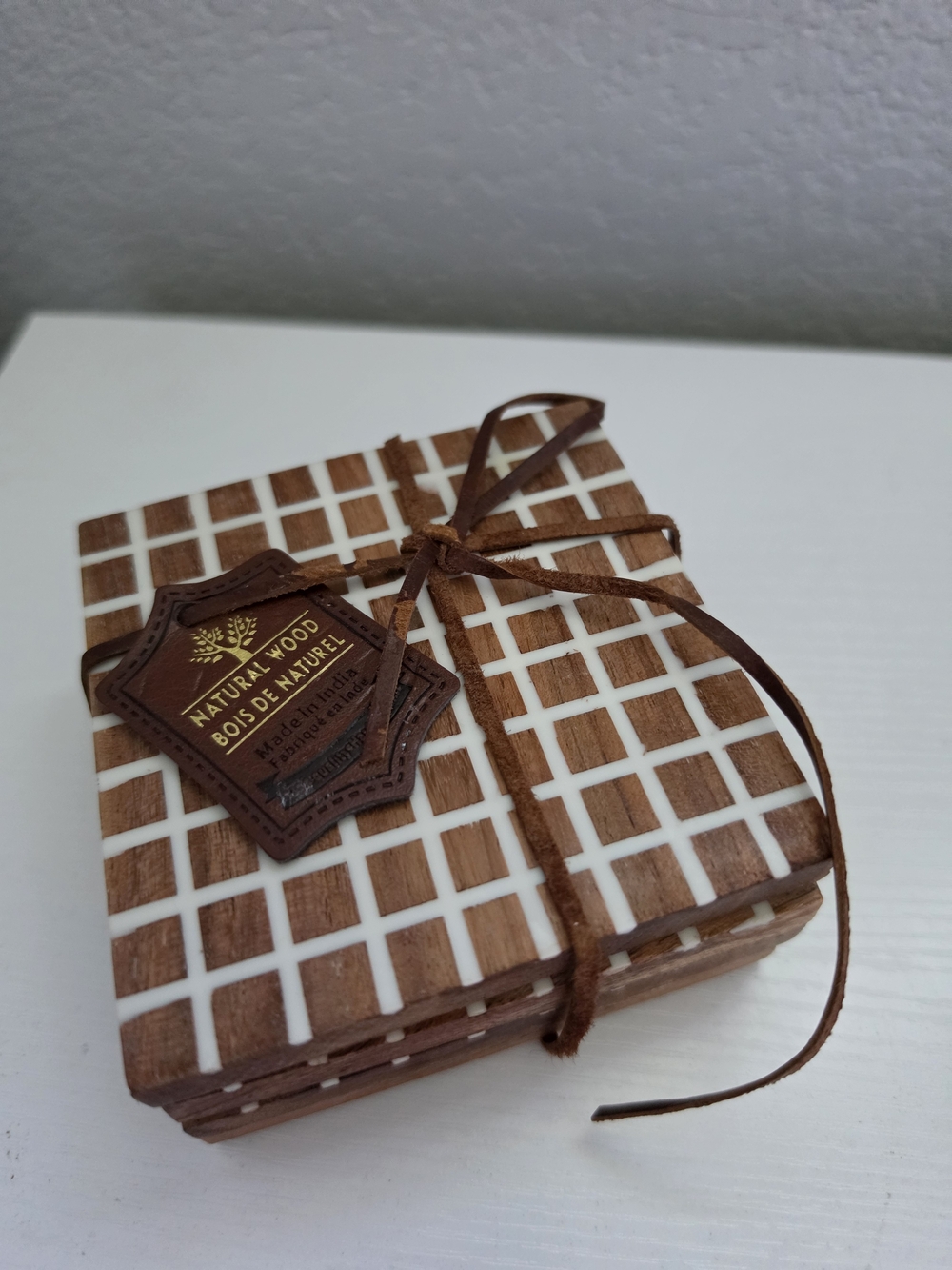 Brown Natural Wood Decorative Coaster Set with Leather Tag